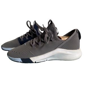 Nike Air Zoom Elevate Sneaker Womens 6 Knit Upper AA1213 Gray Gym Training Shoe